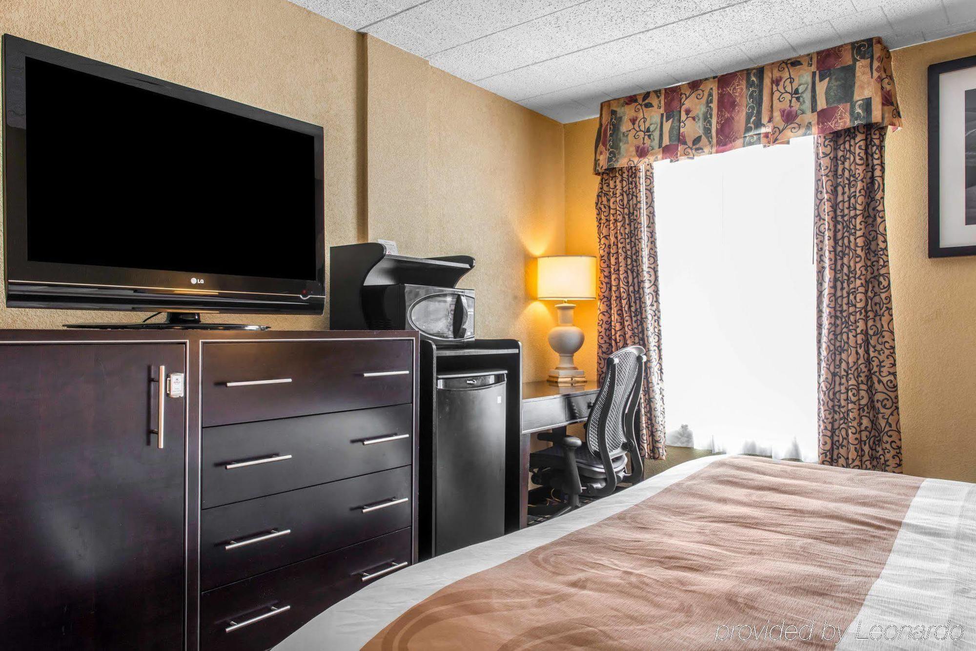 Quality Inn New Kensington Eksteriør bilde