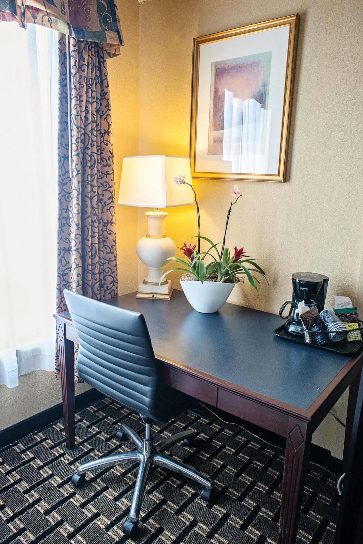 Quality Inn New Kensington Eksteriør bilde